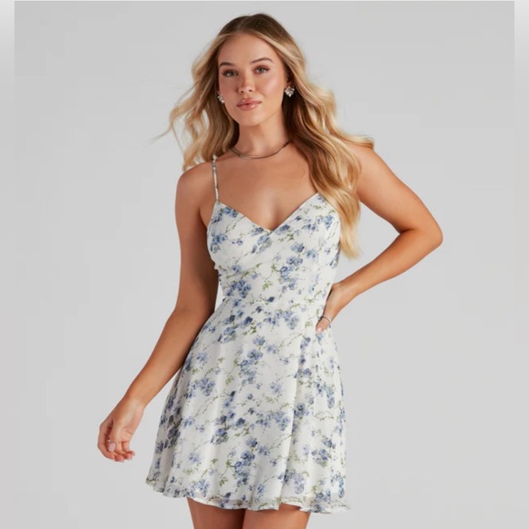 Windsor | Dresses | Windsor Chic And Airy Floral Skater Dress | Poshmark